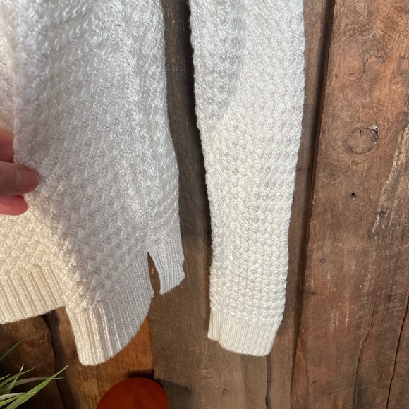 Banana Republic Cream Shimmer Sweater, Size Small - Picture 5 of 10